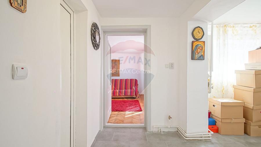 CASĂ INDIVIDUALĂ ÎN SCHEI    STRADA PIATRA MARE - 10