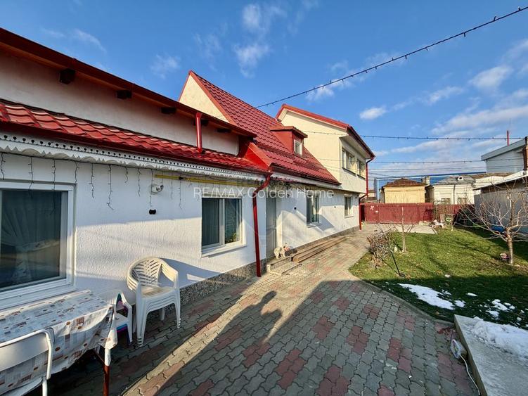 Casă / Vilă cu 4 camere de vânzare în zona Central - 2