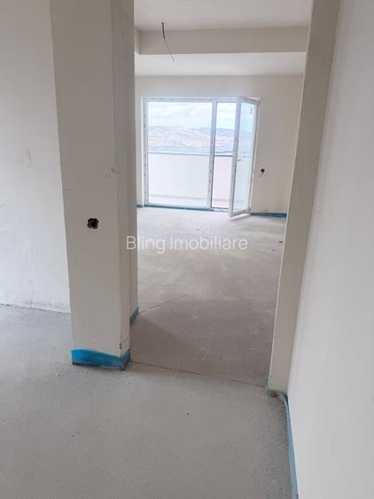 Apartament cu 3 camere,terasa,parcare,zona Eroilor,etaj intermediar - 10