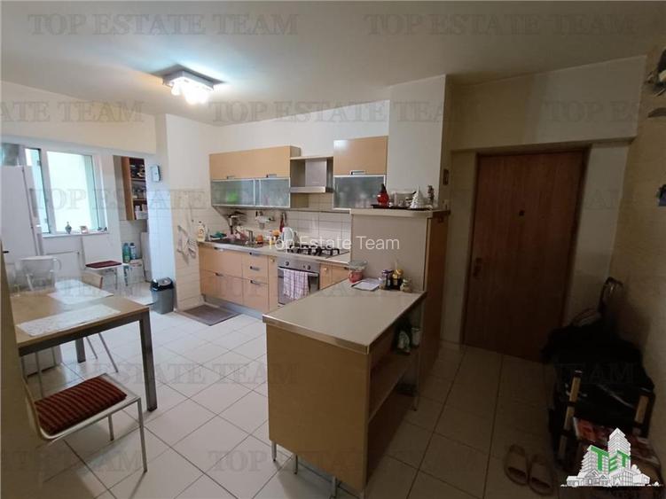 Vanzare apartament  3 camere Titulescu - 11