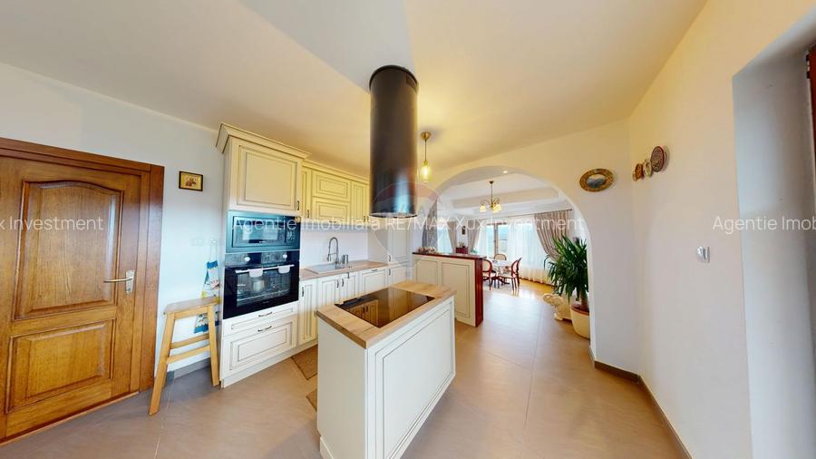 Casă / Vilă de Lux cu 5 camere de vânzare - 14