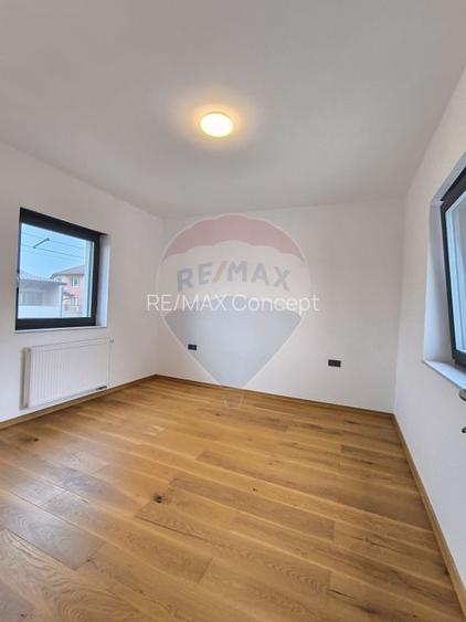 Casă de vanzare - 13