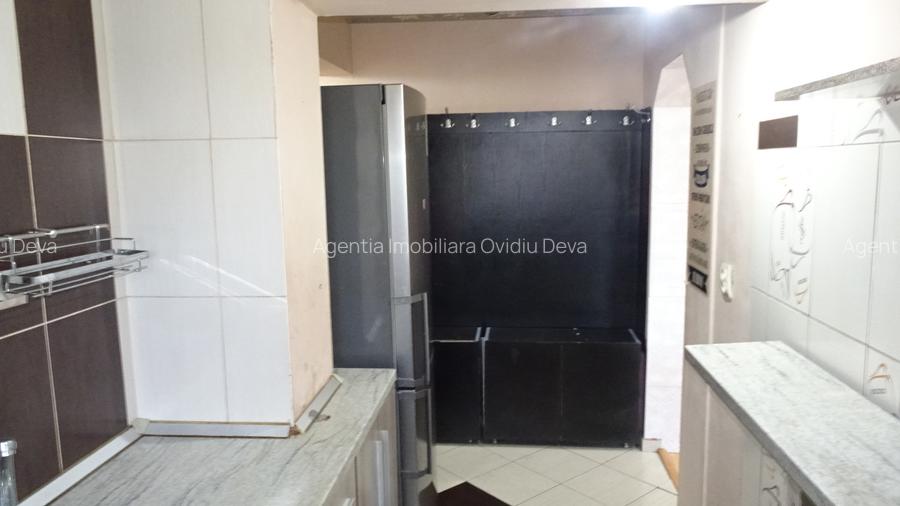 Inchiriez apartament 3 camere in Deva, zona Scarisoara, etaj 2, mobilat - 6