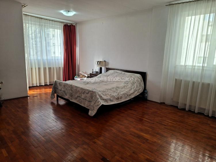 Vilă cu 10 camere, destinație rezidențială / birouri / centru - comision 0%! - 17