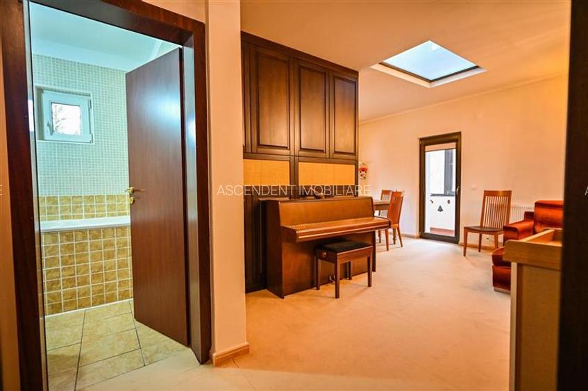 Film! Resedinta eleganta, accesorizata, in frumoasa statiune Poiana Brasov. - 35