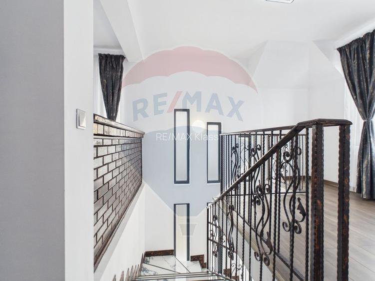 Casă / Vilă cu 5 camere de vânzare - 41