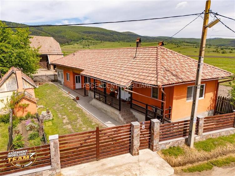 FILM! Pe 1.200mp teren+rezidenta cu gradina inflorata,aproape de Targu Secuiesc: - 37