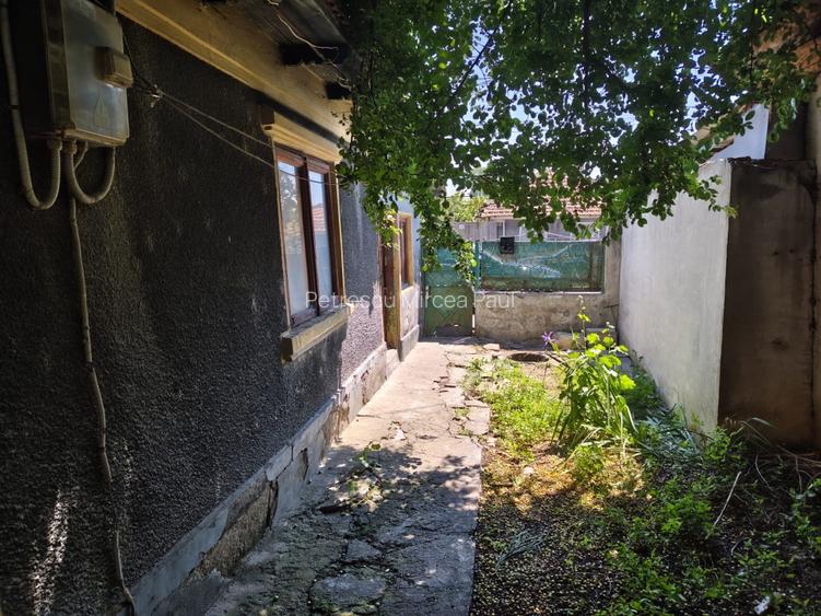 Casă bătrânească cu teren de vânzare – Constanța, cartier Palas - 3