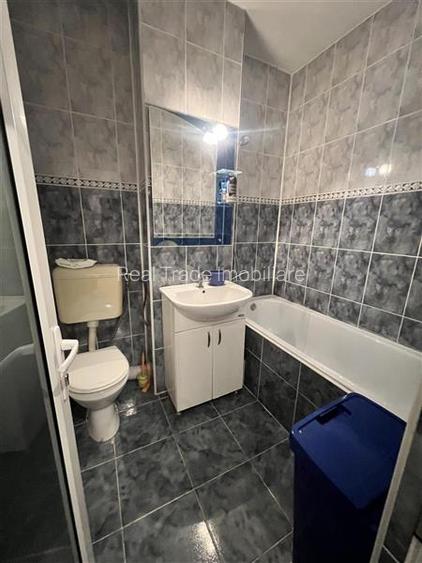 Apartament 2 camere decomandat bloc vila Racadau - 10