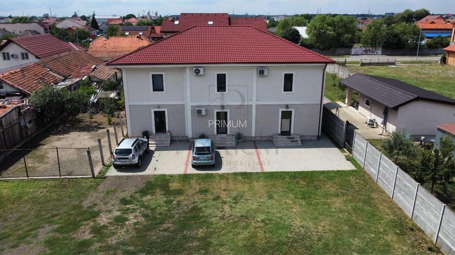 Triplex cu 3 camere - mobilat complet - 105 mp utili + teren 440mp in Ghiroda - - 2