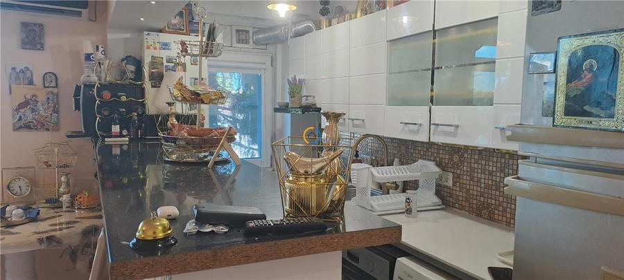 Apartament doua camere etaj intermediar, zona centrala, renovat