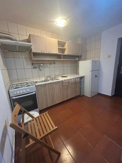 Nerva Traian -Timpuri Noi Metrou- Studio 42mp -bloc 1989 - 7