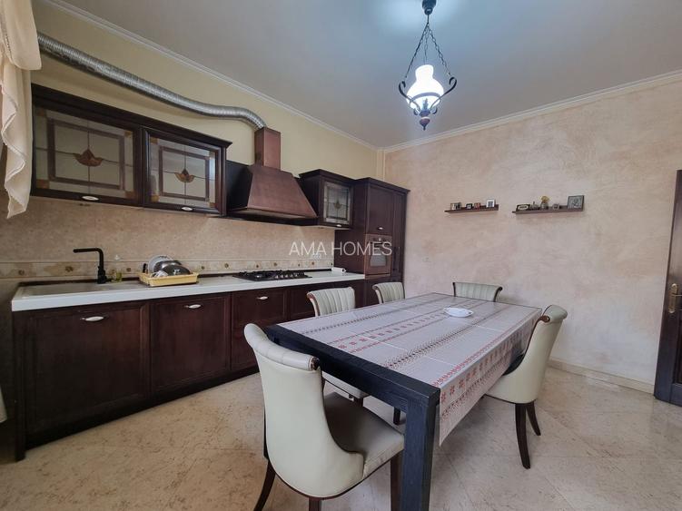 Vila generoasa de inchiriat intr o zona principala a orasului - 13