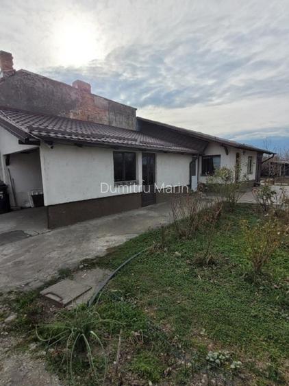 Teren 1700 mp, deschidere 18,40 ml, cu casa la strada principala - 3