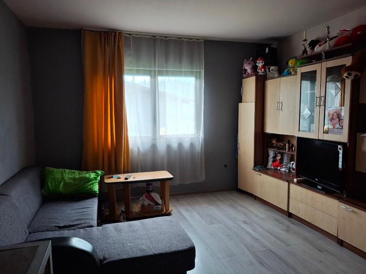 Casa de vânzare ,recent renovata.  - 5