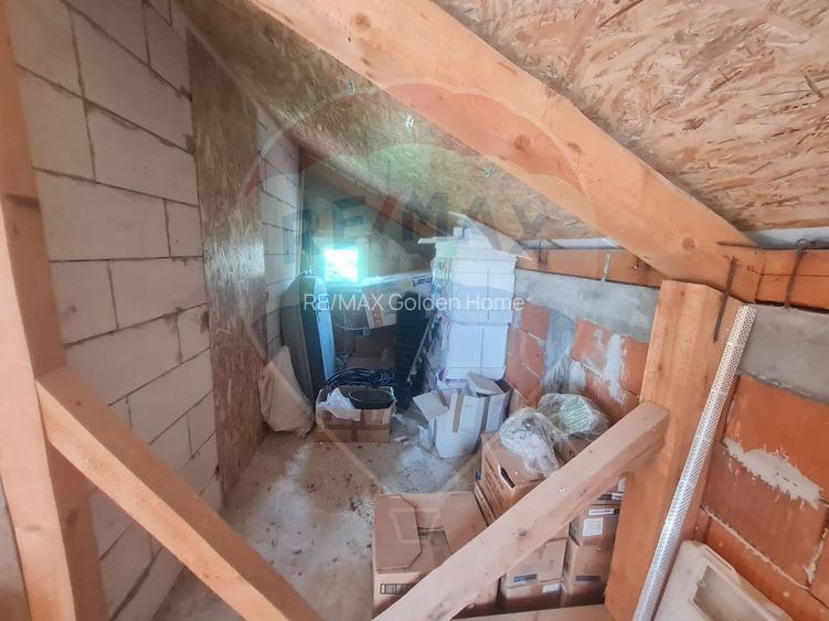 Casă cu 5 camere de vanzare (P+M) in comuna Bolotesti si teren 6266 mp - 14