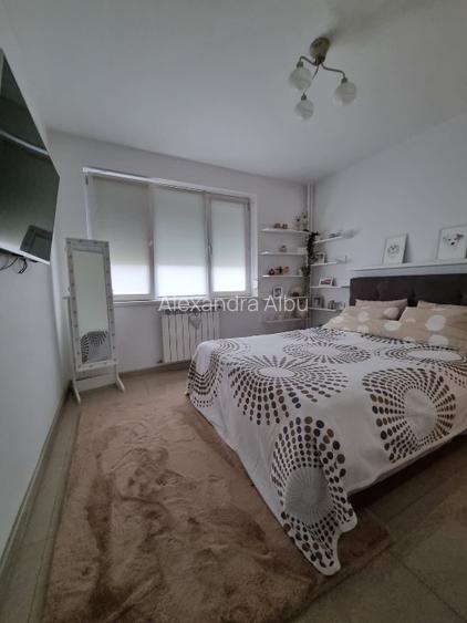 Vând apartament 2 camere parter stradal cartier pajura sector 1 - 8