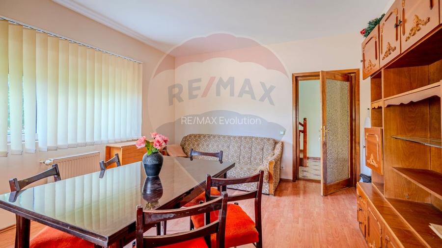 Vila rezidential/  gradina de vis/sera/ panouri/ Sanpetru! - 9