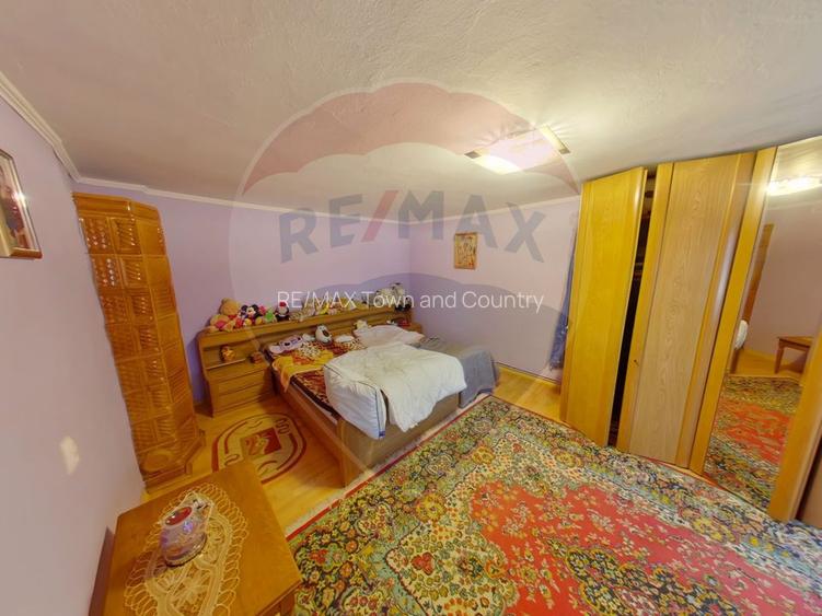 Casă cu 5 camere de vânzare, str. Dragoș Vodă - 10