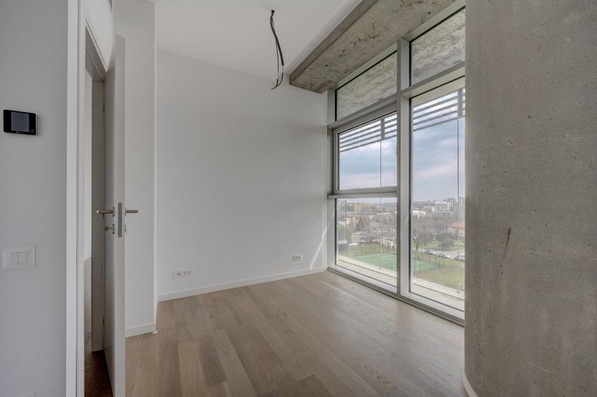 Up-Site / Vedere liberă / Complex cu piscină și spa