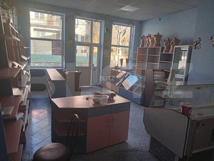 Spatiu Comercial cu apartament de 2 camere la etaj 300mp, Bezdead. - 2
