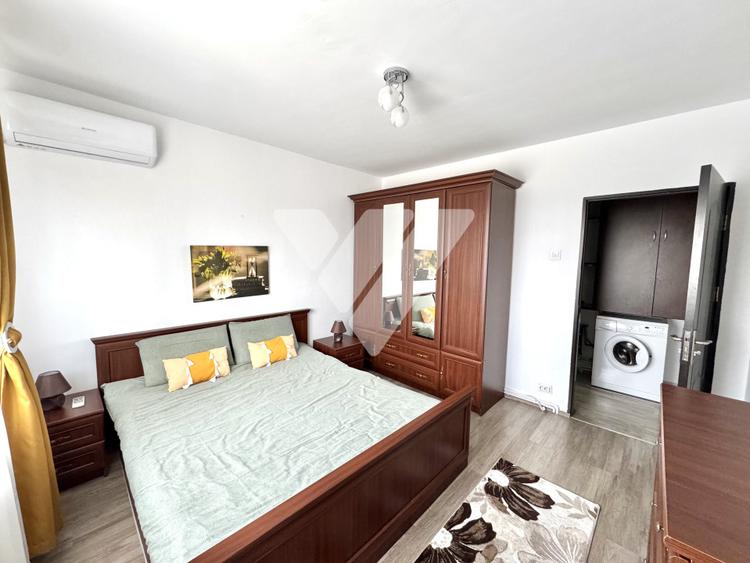 Apartament renovat 3 camere mobilat, etaj 5, lift - Vasile Aaron Sibiu
