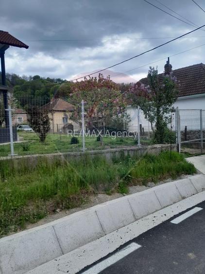 Casă / Vilă cu 4 camere de vânzare Curtea de Arges - 24