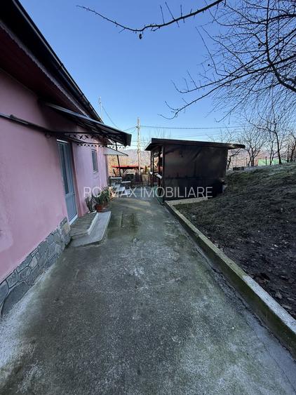 Casa demolabila  și teren 800mp cu toate utilitățile deschidere 26,5mp - 30