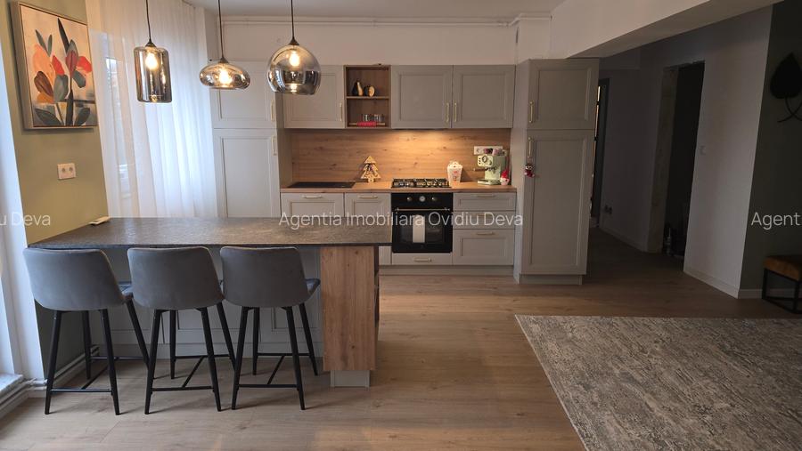 Inchiriez apartament 4 camere decomandat cu GARAJ, LIBER DIN DATA DE 01.07.2026. - 2