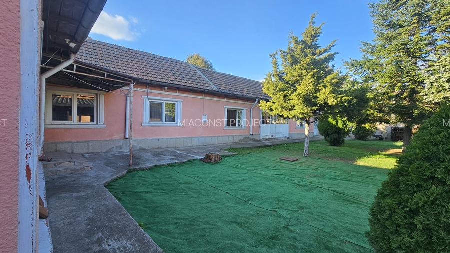 De vanzare  - Propietate  km 4/5 .  1000 mp , din care 250 mp construcții - 2