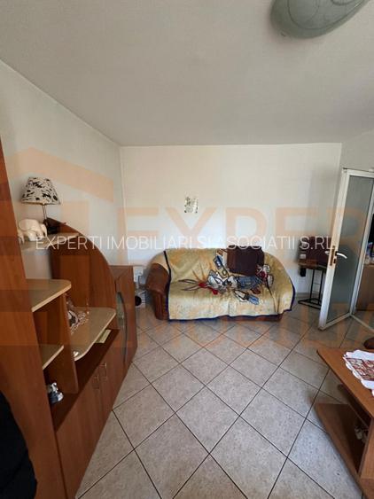 Apartament 4 camere, decomandat situat in zona Inel  II - 3