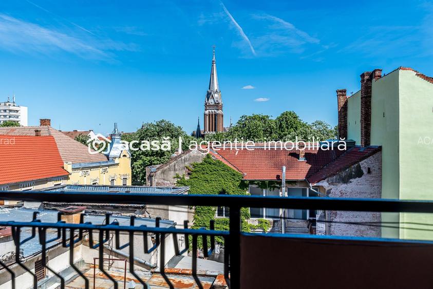 Apartament ultracentral cu 4 camere renovat recent Comision 0 - 4