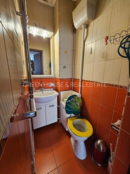 Apartament 3 camere + boxă de închiriat – Strada Carpați - 7
