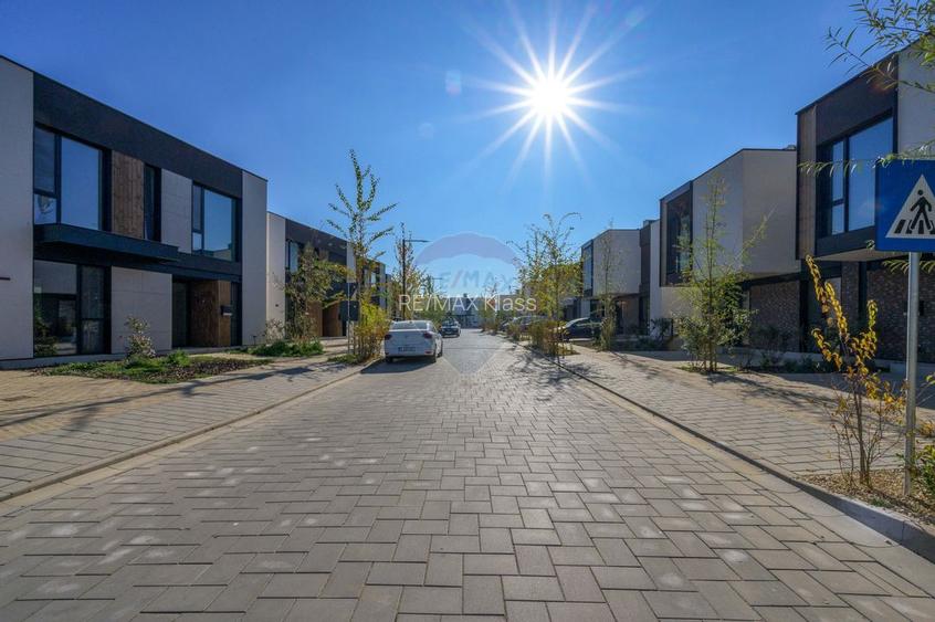 Vila luminoasa cu 4 camere si panouri solare in Amber FOREST Tunari - 21