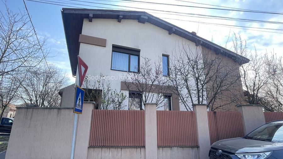 Casa eleganta si luminoasa,situata in zona de case -Mehala - 43