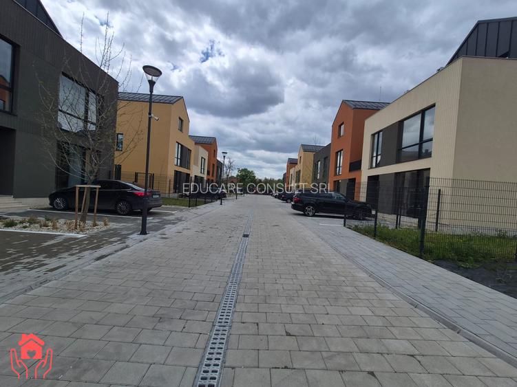 METROU LAMINORULUI (The Meadows)- Vila cu vedere catre lac, libera, comision 0% - 5