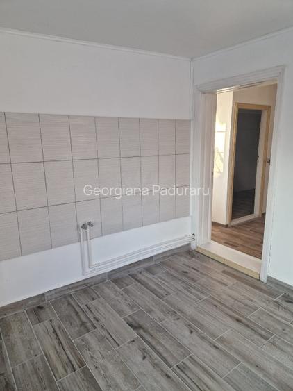 Vanzare casa 3 camere  din caramida presa renovata si teren arabil 1091mp  - 3