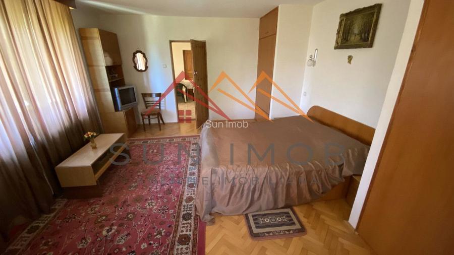 Vila de vanzare, teren 3100 mp, 7 camere, 6 grupuri sanitare, 3 CT, an 1997 - 23