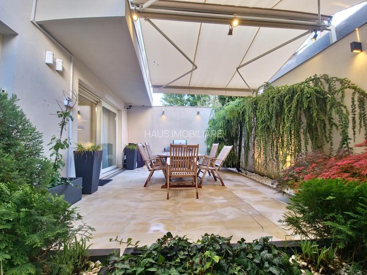 Vila deosebita  la un pas de mare mobilata si utilata - 22