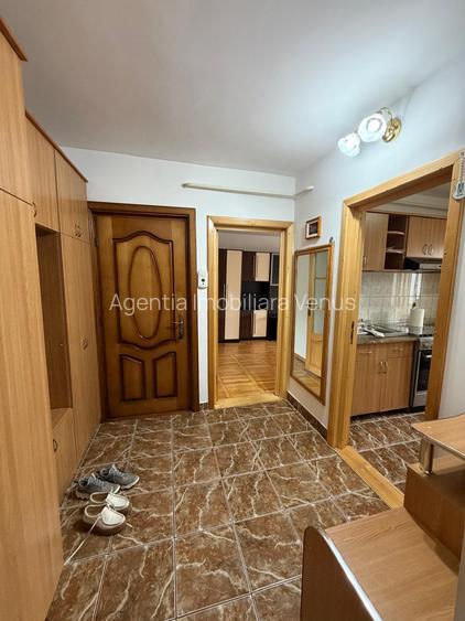 Apartament 2 camere decomandat in zona Liceului Economic - 3