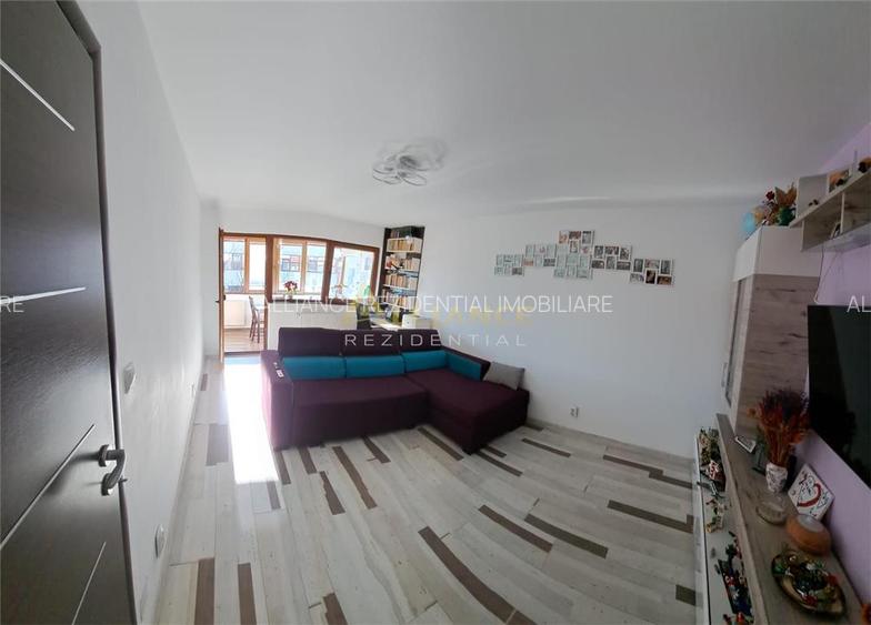 Apartament 3 camere de vanzare - Soseaua Oltenitei Sector 4 - 5