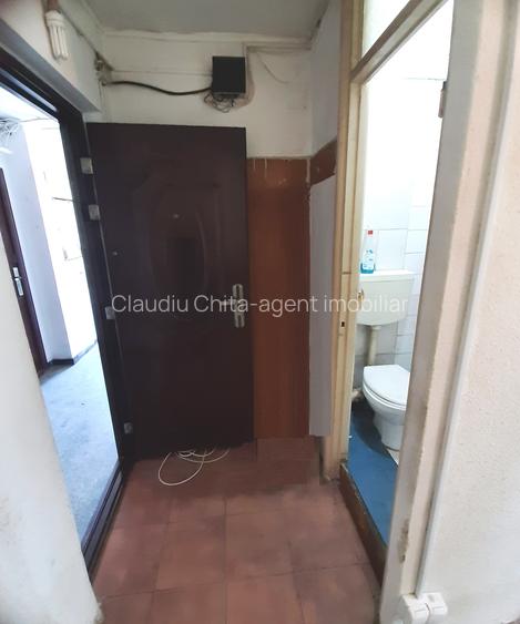 Toporasi-Branistari, sector 5, garsoniera-etaj 1 din P+4, bloc civilizat - 2