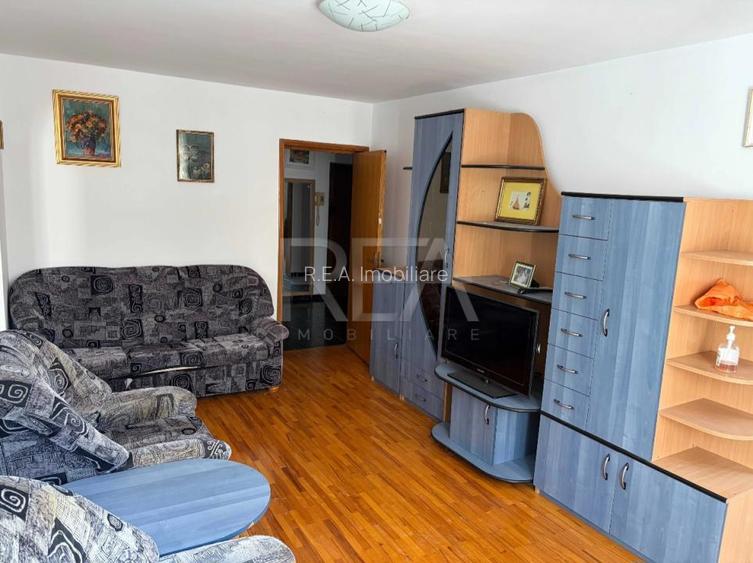 4 camere Dristor decomandat,et. 1,an 1983,metrou,81 mp,anvelopat,boxa - 2