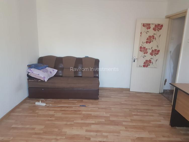 Apartament doua camere, nedecomandat, etaj trei, CT, termopan, balcon, geam baie - 3