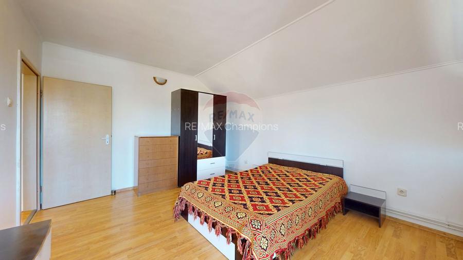 Casă individuală de vânzare | P+E+M | Central | Cristian - 5