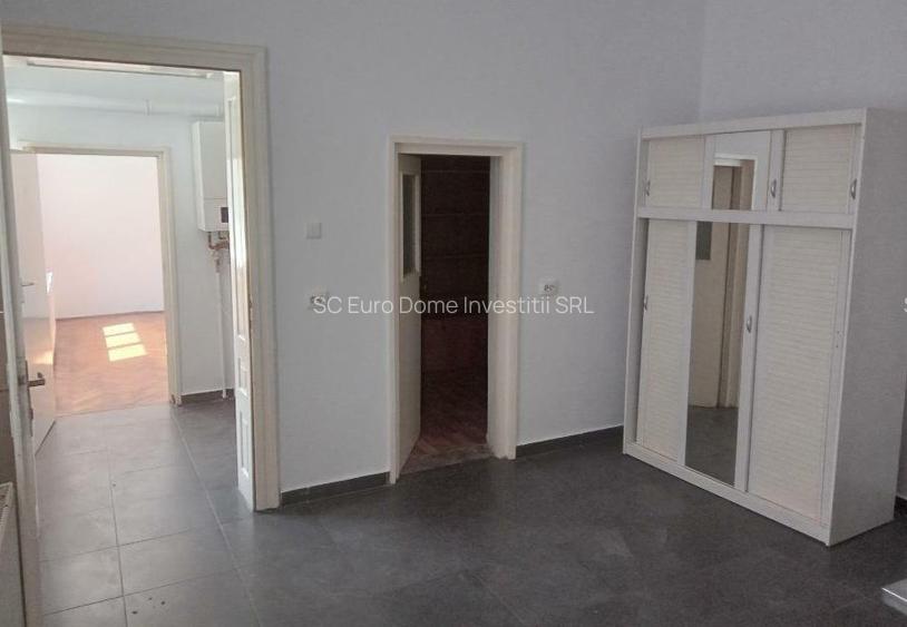 Casa nemobilata in zona Grivitei - Colina Universitatii - 4