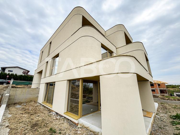 Casa tip duplex constructie premium curte geneorasa si view spre Cluj - 3
