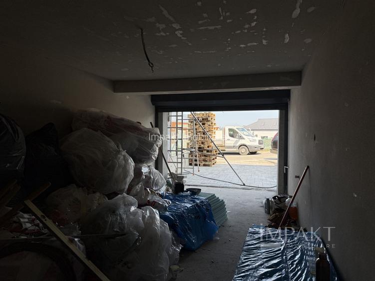 Case cuplate la liziera padurii , ideale pentru 2 familii ! - 34