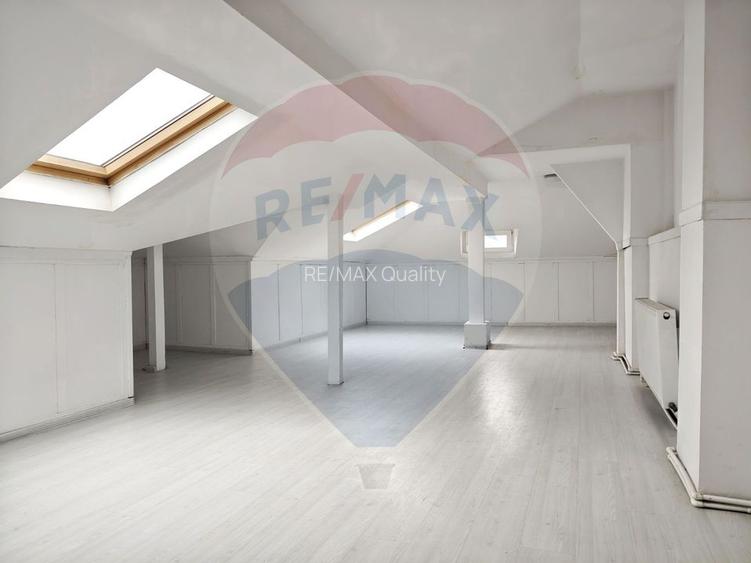 Casă / Vilă cu 6 camere de închiriat în zona Dacia - 6