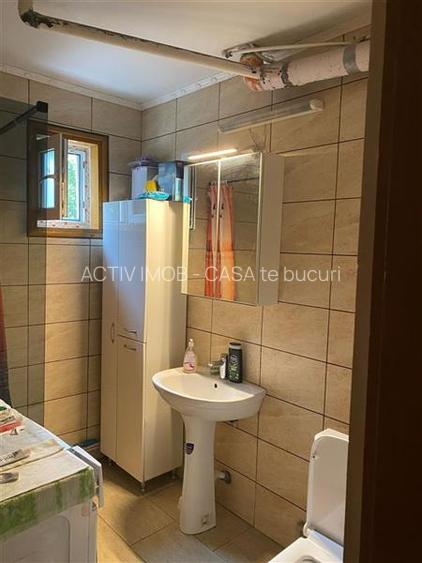 Casa cu etaj, teren 357 mp , pretabila - clinica, birouri, locuinta -  zona cent - 4